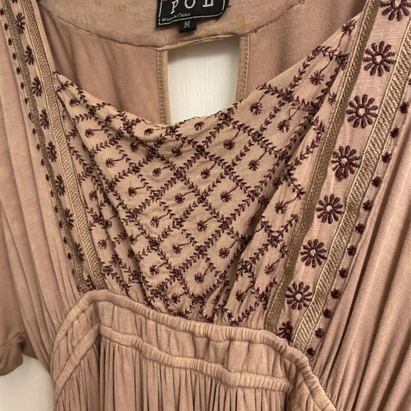 POL Tan Blouse with Floral Burgundy Detailing - Picture 3 of 4